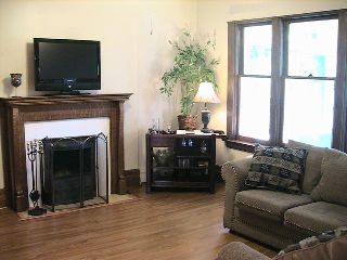 331-queenston-living-room.jpg