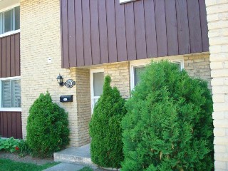 Condo Townhouse at 60-50 Lakeshore Road in St. Catharines is Waiting for You…New Price!