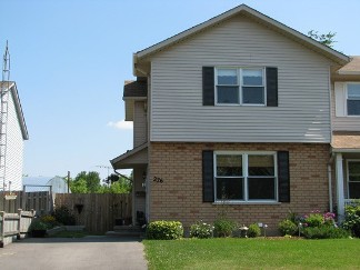 Welcome to 226 Windsor Street in Welland Ontario, Canada