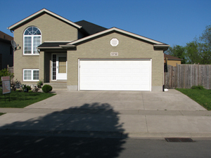 Welcome to 5752 Magnolia Drive, Niagara Falls, Ontario